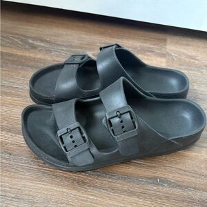 Women’s sandals